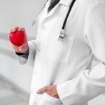 قلب‌تان را از سکته نجات دهید: راهنمای جامع پیشگیری با متخصص قلب!
