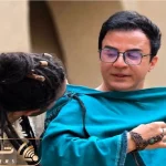 آواز شاد؛ عمو پورنگ با لباس عجیبش فاز هندی گرفت یجور میرقصه شاهرخ خان دهنش وا موند
