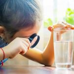 چگونه با جوشاندن ساده آب میکروپلاستیک‌ها را از بین ببریم؟