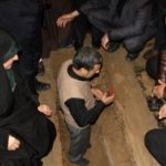 دفن پیکر مادر محمود احمدی‌نژاد همراه با جلد قرآنی حاوی دستخط سیدحسن نصرالله+عکس/ چه دعای قشنگی نوشته