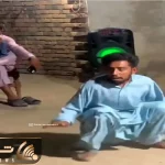 آواز شاد؛ مرد بلوچ یه رقص آواره ای میره میمونی بخندی یا چی!