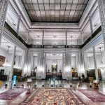 نگاهی به چیدمان با سلیقه فرح پهلوی درکاخ سلطنتی پهلوی‌ها  / معماری خاص و  مبلمان و دکوری‌های کم‌نظیر/ فرش های اصیل با مبلمانی که هنوز مدرنند + فیلم و عکس