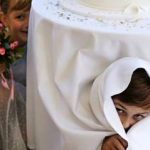 انگیزه عجیب عروس خانم برای بیرون کردن مهمانان در جشن عروسی / روی کارت هر چی میگن رعایت کنید این روزها هیشکی اعصاب نداره