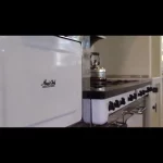 نگاهی خیره‌کننده به طراحی عمارت باشکوه و 25 میلیون دلاری آنجلینا جولی با معماری دوران طلایی هالیوود / یعنی وسط بهشت زندگی میکنه، فقط تو کارتونا میشه همچین خونه ای دید + ویدئو
