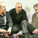 سکانس خندان؛ تو بزنگاه علی صادقی چای عطاران رو می خوره و بهش میگه بو پا میده
