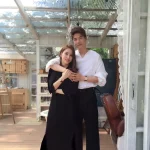 عکس/ نگاهی به دکوراسیون ویلای روستایی سوسانو و همسر فوتبالیستش به سبک خانه باغ های چوبی ایران/ جنگلی و باصفا