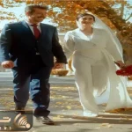 آواز شاد؛ مریم مومن سوار بر موتور شوهری قرارمون یادت نره میخونه / عقدشه